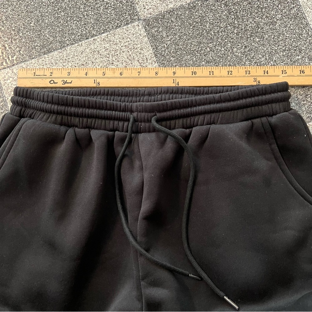 Women's Black Wide-Leg Cargo Joggers - XL - Picture 6 of 9